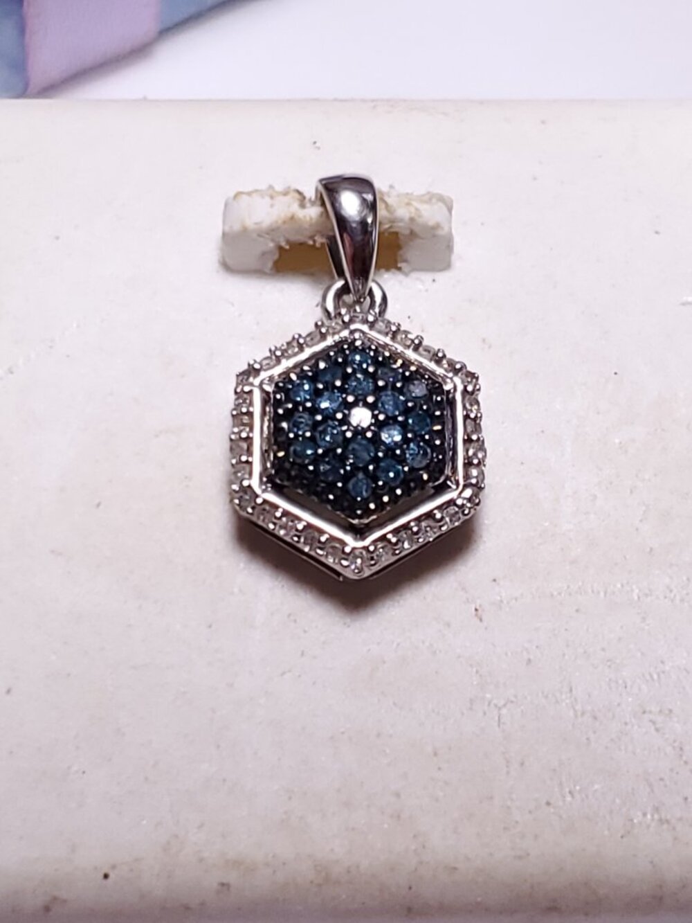 Estate .20ctw Natural Blue/White Diamond Hexagon 10KT W/Gold dangle Pendant25035